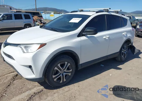 2017 Toyota Rav4 Le z USA, uszkodzony, nr VIN JTMZFREV8HJ702927